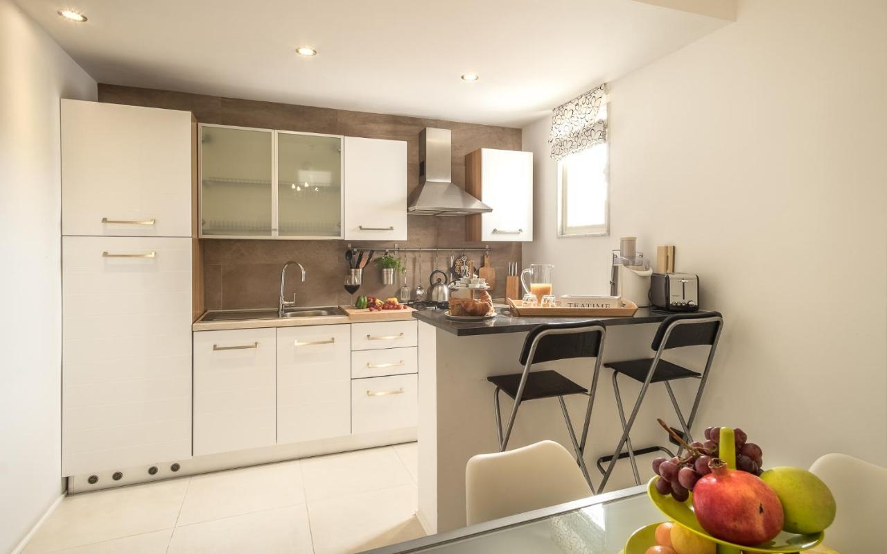 Domus Claudia - Casa Vacanze Syracuse ภายนอก รูปภาพ